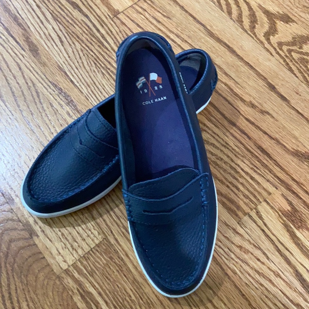 Cole Haan like new! Awesome loafer in navy. Super comfy and ready for fall.